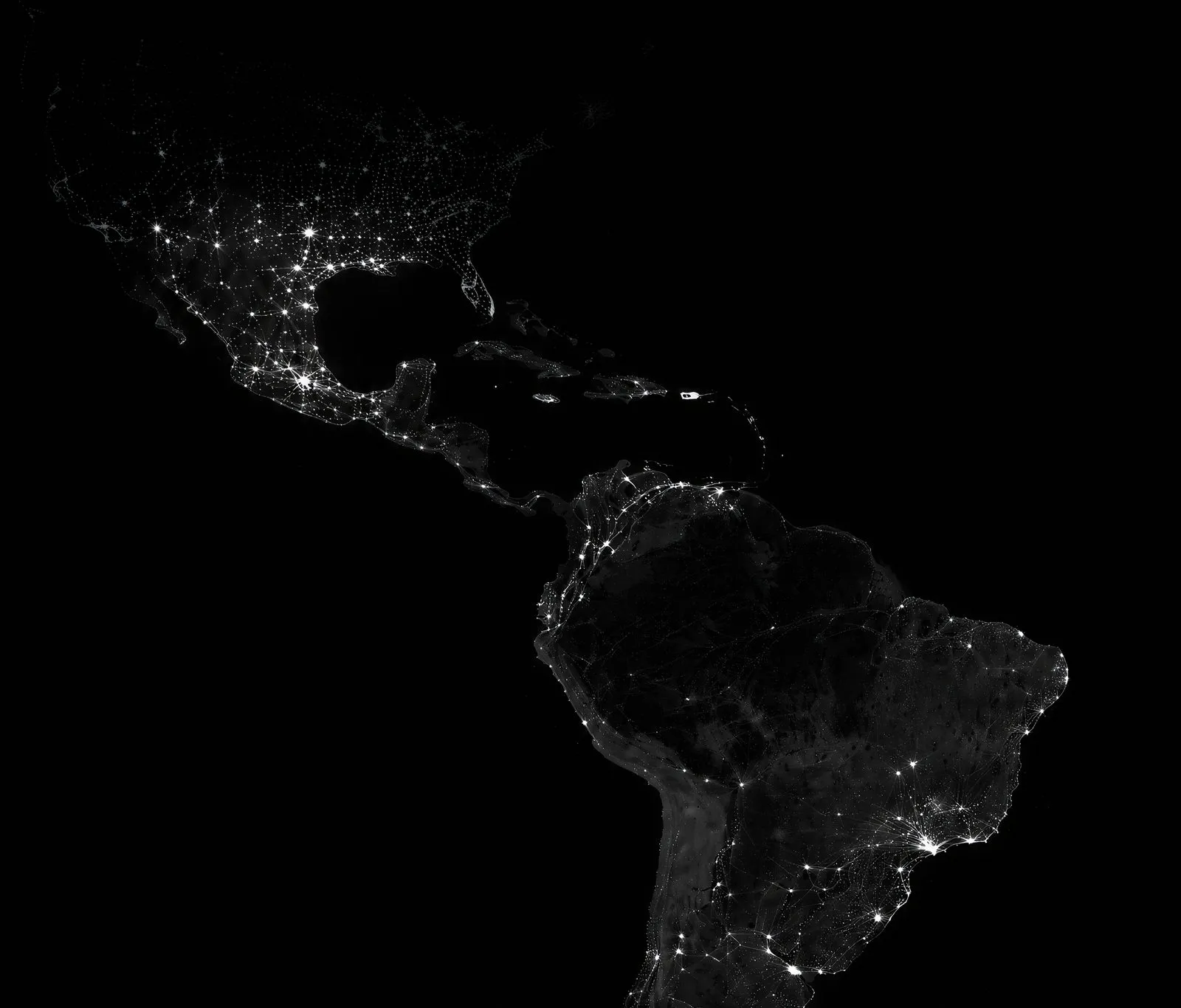 Latinoamérica de noche vista desde satélite